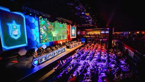 英雄联盟S12四强赛：DRX爆冷3-1击败GENG晋级