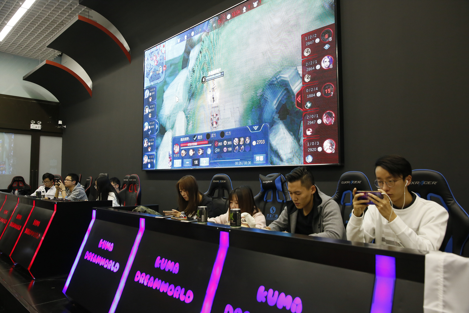 Assum ：选金克丝是因为训练赛打龙效果挺好的