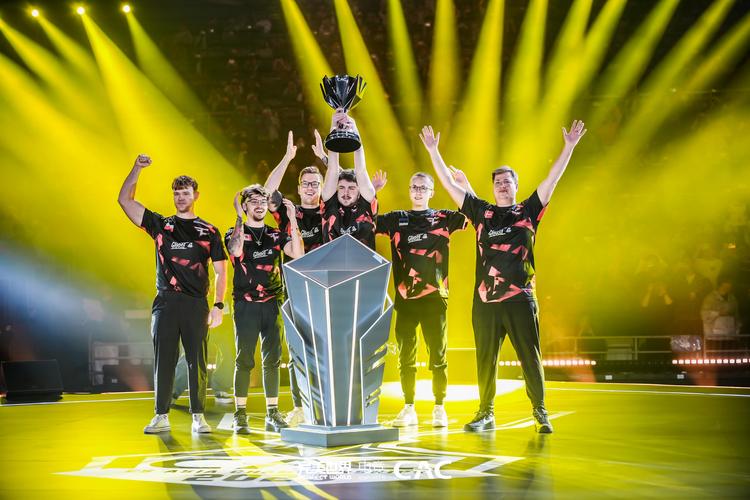 Falcons 正式签约 kyousuke